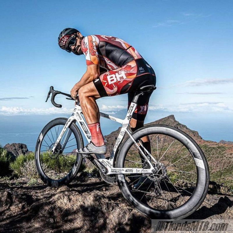 Rueda maciza de carretera Tannus Portal 700x28 TiendaMTB