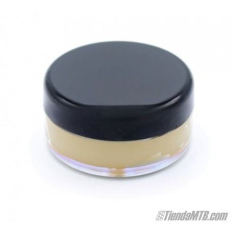 Clutch outlet bearing grease